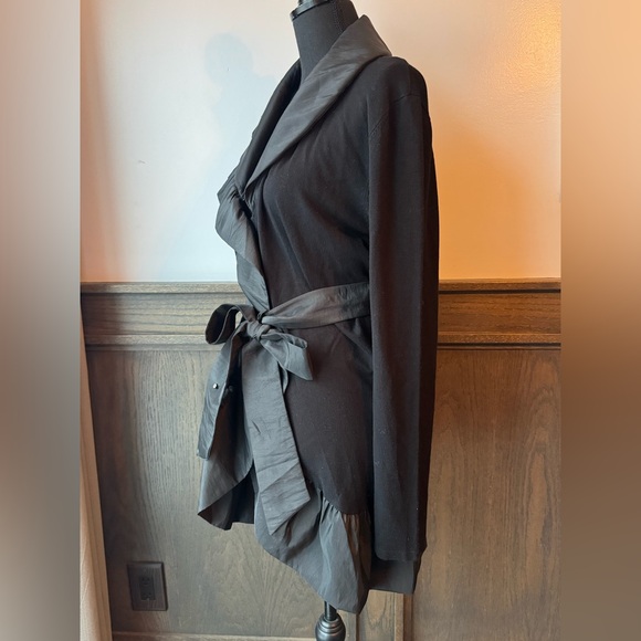 Ravel Elegant Black Belted Ruffled cardigan large - Picture 3 of 8